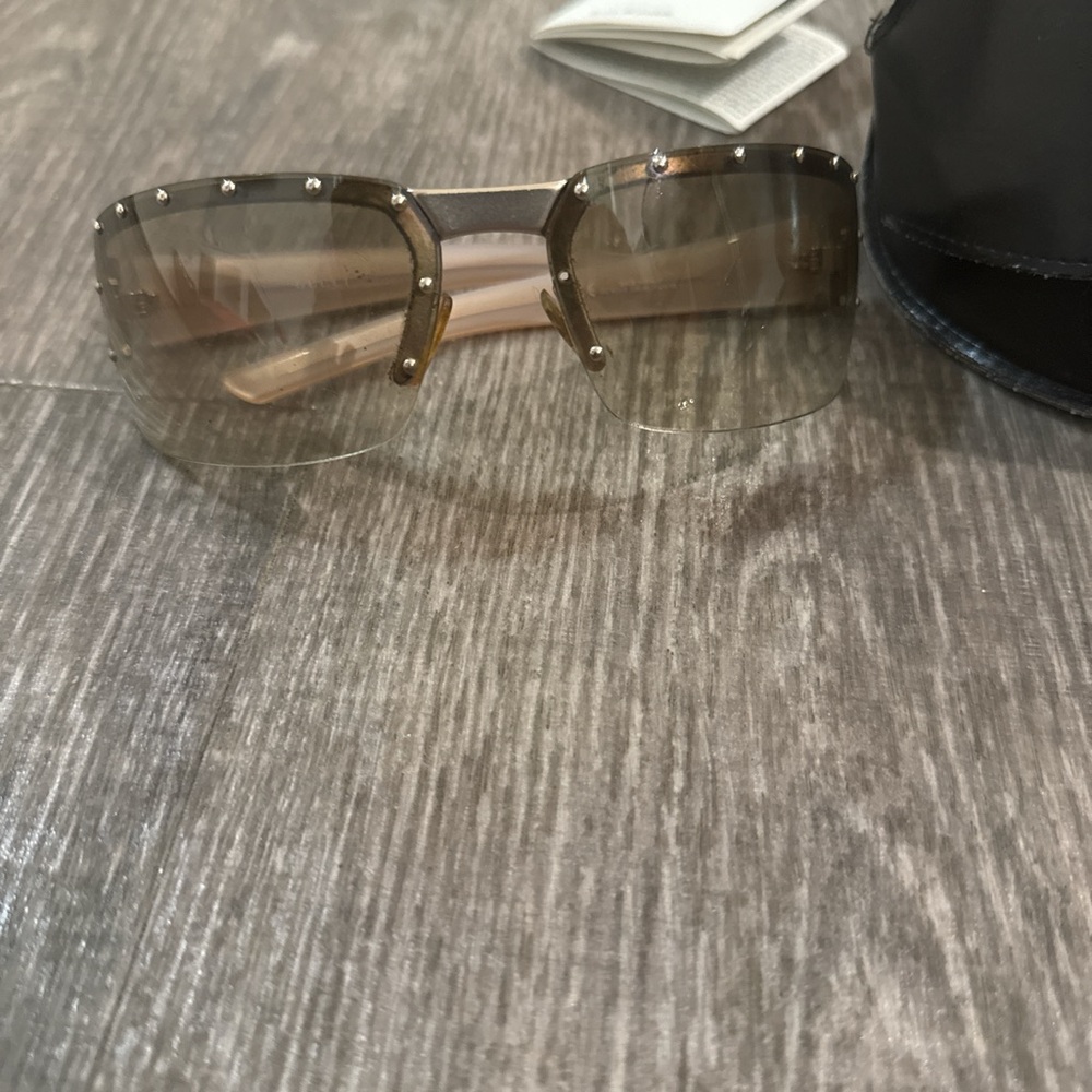 Gucci Stylish Gold Sunglasses
